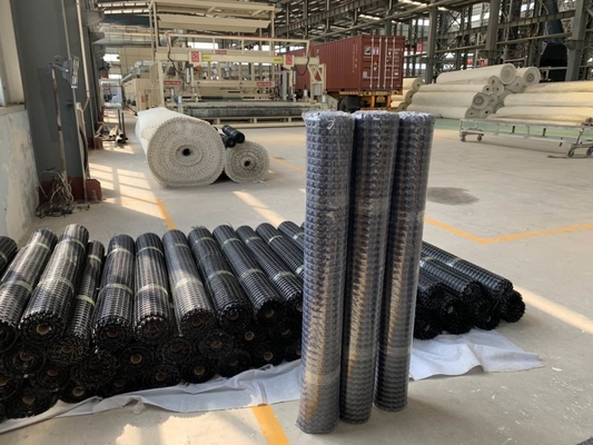 Estabilización de tierra negra Mesh Fiberglass Geogrid para el pavimento del cemento