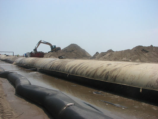 Arenas negras Tubos de desaguada de geotextiles Renascencia de tierra de represas llenas de arena que ofrecen resistencia y rendimiento a altas temperaturas