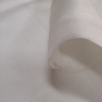 Resistencia a la perforación de CBR≥12KN PET PP Textil diseñado para proporcionar resistencia y elongación del 10 por ciento Perfecto para industriales