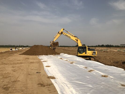 Tejido de geotextil tejido blanco longitud 50m 100m con resistencia a la perforación CBR ≥12KN Ideal para proyectos de estabilización del suelo y control de la erosión