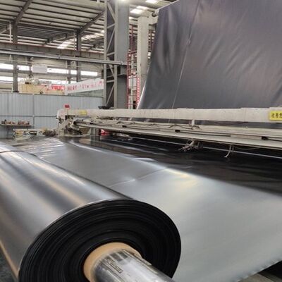 Resistente a los rayos UV 1.5 mm Revestidor de geomembrana de HDPE liso para depósitos de riego agrícolas