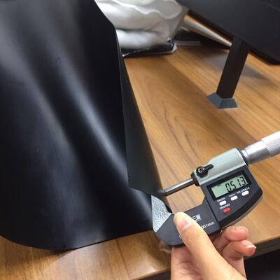 Anti-filtración impermeable impermeable de textura lisa HDPE revestimiento de la geomembrana para el estanque revestimiento vertederos Minería de aguas reservorio revestimiento