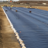 Revestimiento de geomembrana de HDPE resistente a perforaciones para una barrera duradera a prueba de fugas en aplicaciones agrícolas e industriales