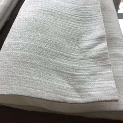 Estera no tejida resistente de la protección del geotextil de la fibra corta de la punción para la defensa de la cuesta del terraplén del río
