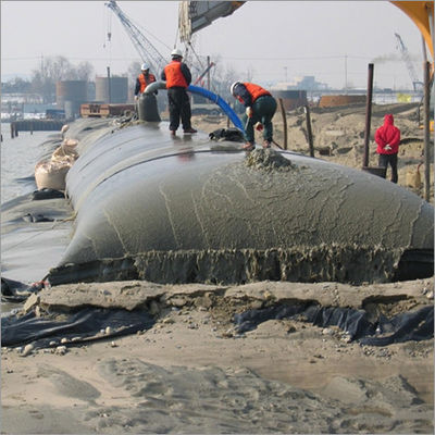 Los tubos de deshidratación de geotextiles de arena negra son esenciales para las aplicaciones de recuperación de represas y recuperación de tierras llenas de arena