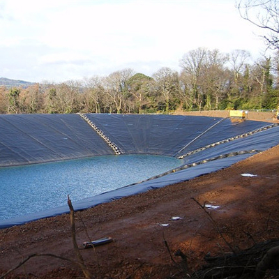 Peso ligero cubierto tejido del trazador de líneas de la charca del trazador de líneas RPE del LDPE Geomembrane