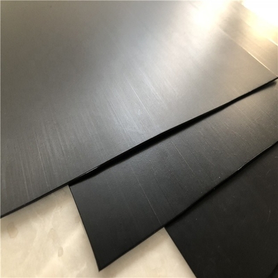 Trazador de líneas resistente tejido negro de Plasitc del trazador de líneas del LDPE Geomembrane de la piscicultura