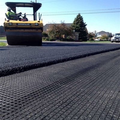 Fibra de vidrio Geogrid de la materia prima del terraplén para fortalecer la superficie de la carretera y la capa de balasto
