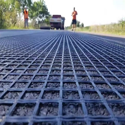 Excelente resistencia a los rayos UV de la red geográfica de fibra de vidrio para la construcción de carreteras 1m-6m Ancho 12-50mm Tamaño de la red